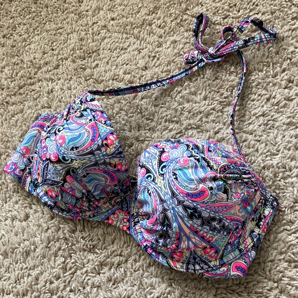 Victoria’s Secret 32 DD Bikini Top